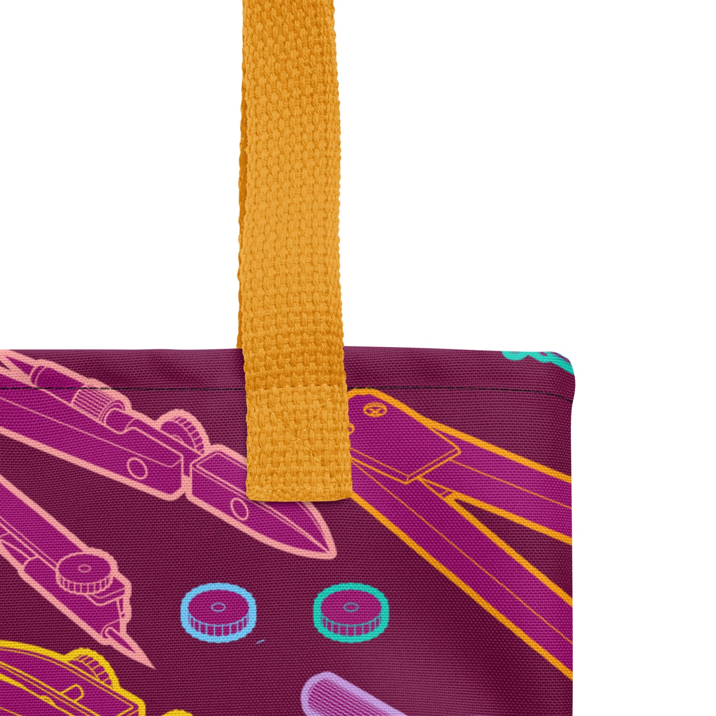 Compases de dibujo - Drawing compasses. Detalle - Detail. Bolsa de tela con diseño isométrico de GyGinfographics isometric design tote bag.